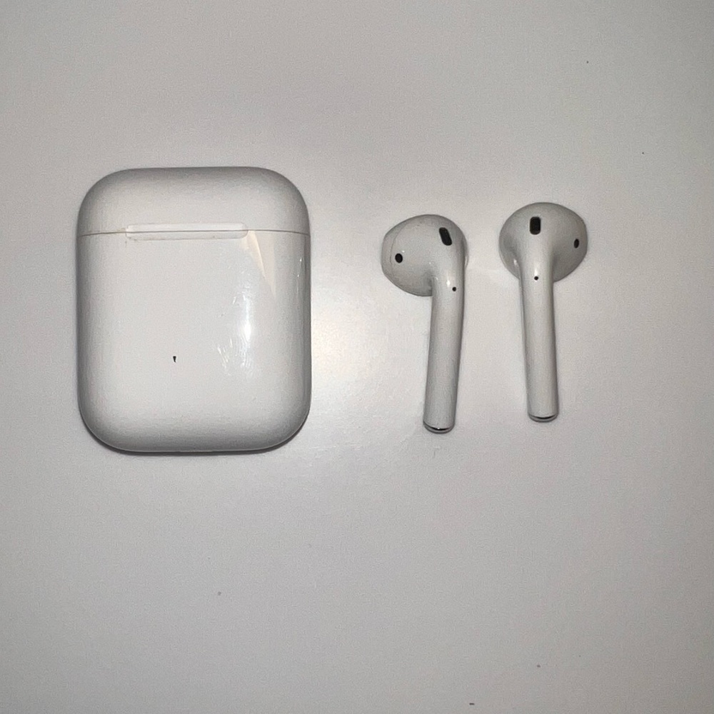 Airpods (2nd Generation) - Picture 4 of 4